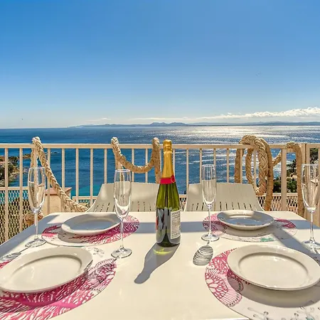 Townhouse In Near Platja De Canyelles 로지즈