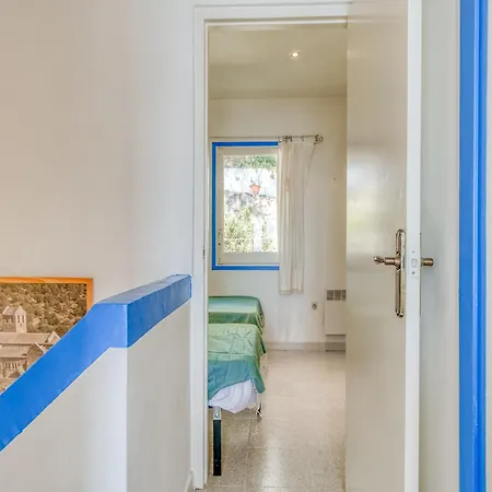 Townhouse In Near Platja De Canyelles 아파트 *