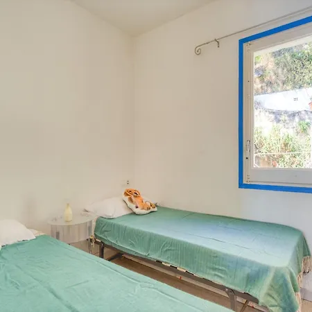 Townhouse In Near Platja De Canyelles 아파트 *