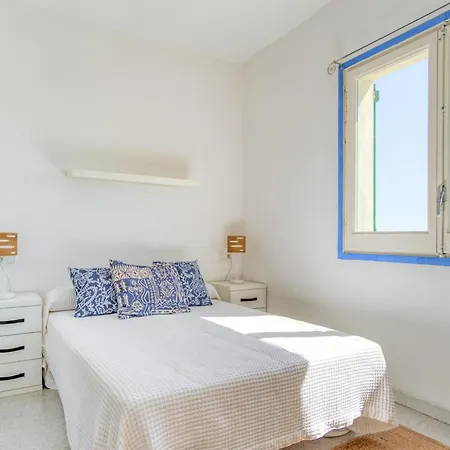 Townhouse In Near Platja De Canyelles 로지즈