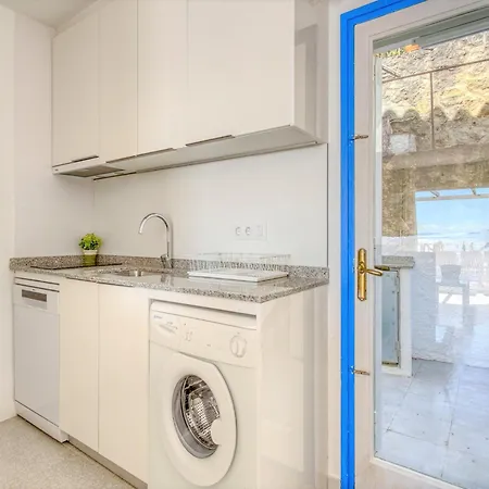 Townhouse In Near Platja De Canyelles